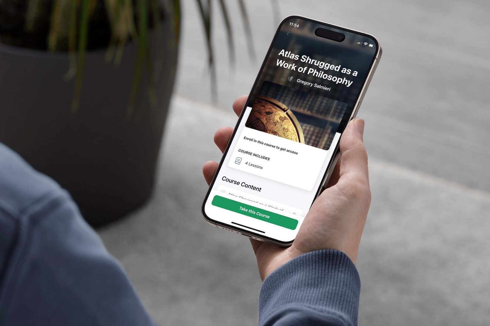 mockuuups-iphone-15-pro-mockup-in-male-hand-with-modern-decor-sml mockuuups-iphone-15-pro-mockup-in-male-hand-with-modern-decor-sml